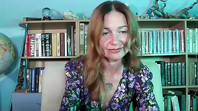 Snapshot of Foxilady357 chatting on 09-21-25, 02:29 Foxilady357 online show from 09-21-25, 02:29