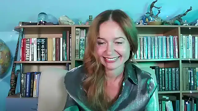 Snapshot of Foxilady357 chatting on 09-30-25, 02:33 Foxilady357 online show from 09-30-25, 02:33