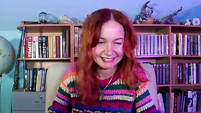 Snapshot of Foxilady357 chatting on 12-17-25, 04:46 Foxilady357 online show from 12-17-25, 04:46