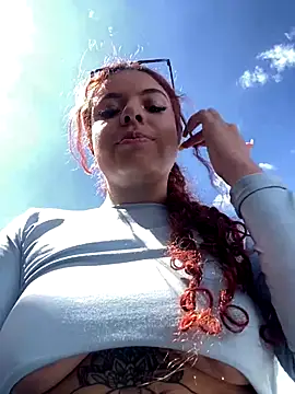 Snapshot of haally-mll chatting on 10-26-25, 06:25 haally-mll online show from 10-26-25, 06:25