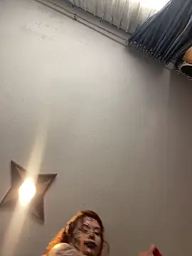 Snapshot of haally-mll chatting on 10-30-25, 06:52 haally-mll online show from 10-30-25, 06:52