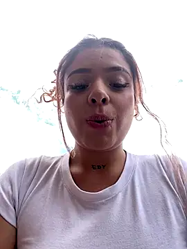 Snapshot of haally-mll chatting on 12-03-25, 05:44 haally-mll online show from 12-03-25, 05:44