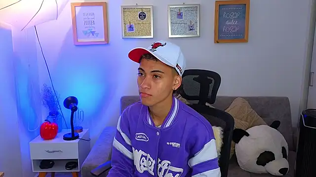 yulian vasquez online show from 11-11-25, 12:16