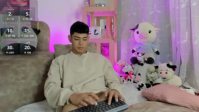 LoganTwink18 online show from 02-14-26, 01:24