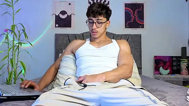 LatinReall online show from 11-10-25, 11:37