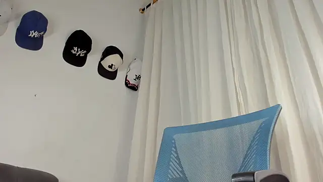 Snapshot of santi_xximo chatting on 09-24-25, 12:14 santi xximo online show from 09-24-25, 12:14