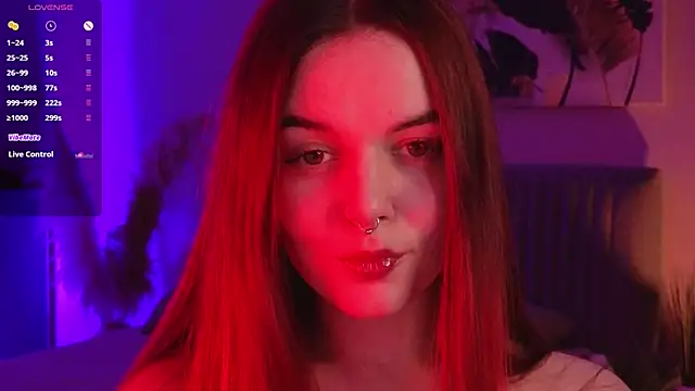 Snapshot of BellaDevile_ chatting on 09-28-25, 02:00 BellaDevile  online show from 09-28-25, 02:00