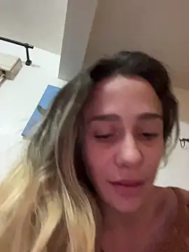 Snapshot of blond-96 chatting on 11-07-25, 02:44 blond-96 online show from 11-07-25, 02:44