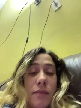 Snapshot of blond-96 chatting on 11-16-25, 08:03 blond-96 online show from 11-16-25, 08:03