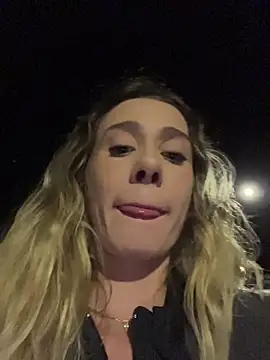 Snapshot of blond-96 chatting on 11-22-25, 01:04 blond-96 online show from 11-22-25, 01:04