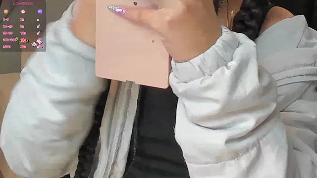 Snapshot of EsmeraldaGrace1 chatting on 09-15-25, 01:49 EsmeraldaGrace1 online show from 09-15-25, 01:49