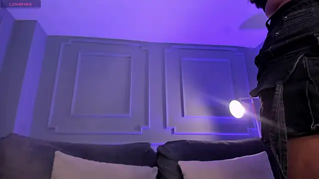 AmbarJames  online show from 02-02-26, 12:15