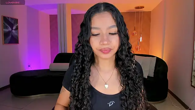 SophieHouston  online show from 12-04-25, 04:22