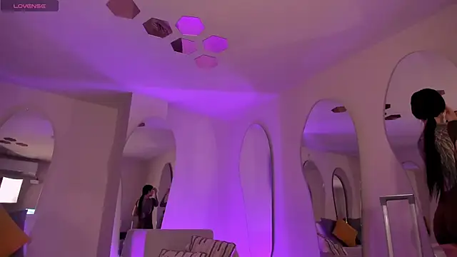 Snapshot of MilaLawrence chatting on 12-02-25, 11:48 MilaLawrence online show from 12-02-25, 11:48