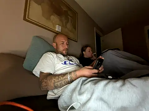 Snapshot of curis4270panda chatting on 10-11-25, 02:44 curis4270panda online show from 10-11-25, 02:44