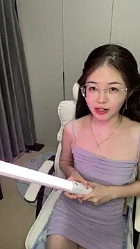 Snapshot of Qianqian-888 chatting on 10-29-25, 01:13 Qianqian-888 online show from 10-29-25, 01:13