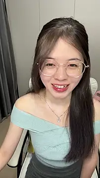 Snapshot of Qianqian-888 chatting on 11-15-25, 12:52 Qianqian-888 online show from 11-15-25, 12:52