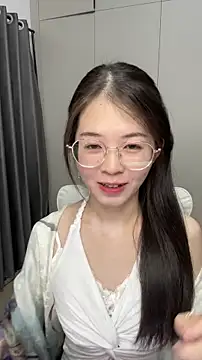 Snapshot of Qianqian-888 chatting on 11-28-25, 12:46 Qianqian-888 online show from 11-28-25, 12:46