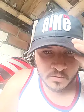 Snapshot of santiii___12 chatting on 10-22-25, 07:13 santiii 12 online show from 10-22-25, 07:13