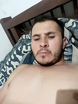 Snapshot of santiii___12 chatting on 11-17-25, 05:02 santiii 12 online show from 11-17-25, 05:02