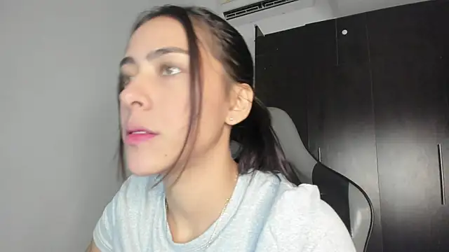 Snapshot of ValkaGrecco chatting on 09-10-25, 02:55 ValkaGrecco online show from 09-10-25, 02:55