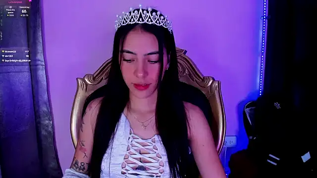 Snapshot of ValkaGrecco chatting on 10-22-25, 02:45 ValkaGrecco online show from 10-22-25, 02:45