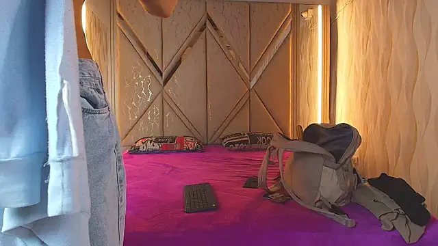 Hotcouple 222 online show from 04-25-26, 01:25