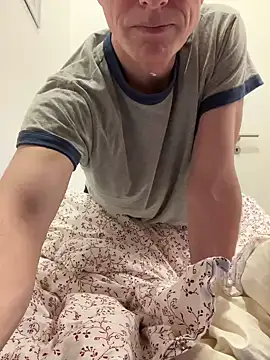 SexyLeon8 online show from 03-18-25, 11:09