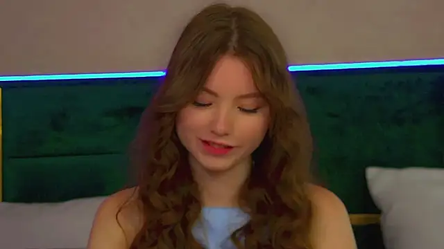 KeiraAsti online show from 09-28-25, 06:19