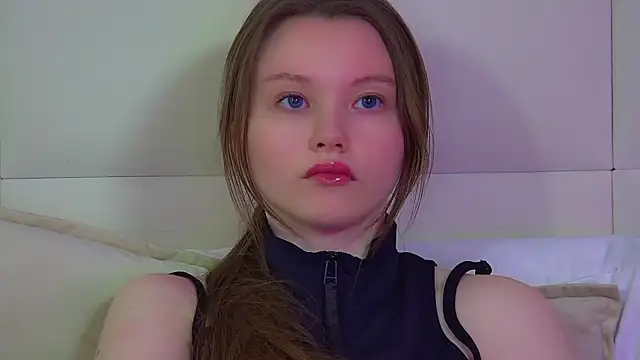 KeiraAsti online show from 04-28-26, 02:27