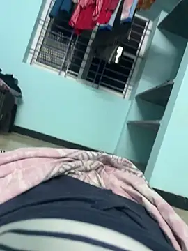 Snapshot of Deps2049 chatting on 10-21-25, 09:37 Deps2049 online show from 10-21-25, 09:37