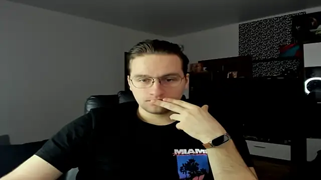 Snapshot of romiosabrino chatting on 01-09-26, 12:41 romiosabrino online show from 01-09-26, 12:41