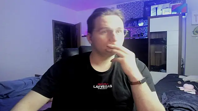 Snapshot of romiosabrino chatting on 03-14-26, 11:32 romiosabrino online show from 03-14-26, 11:32