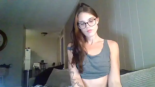 Snapshot of Miss_honey94 chatting on 10-20-25, 10:49 Miss honey94 online show from 10-20-25, 10:49