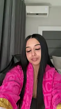 LilMisIndianx online show from 04-11-26, 11:25