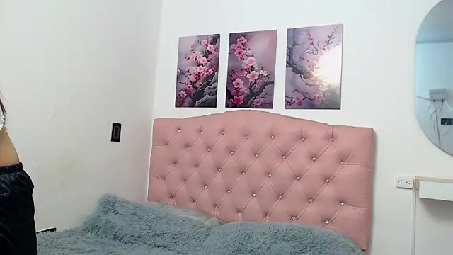 pinky f00x online show from 12-17-25, 07:42