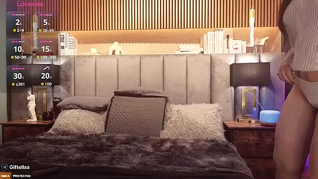 Angelina Dior online show from 09-22-25, 06:21