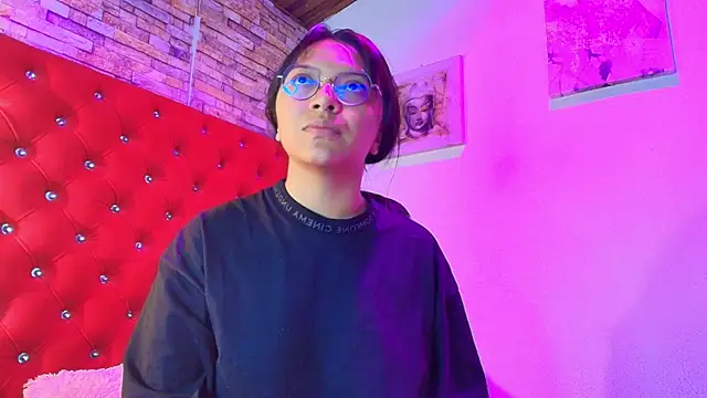 Victoria Thompson1 online show from 09-14-25, 01:32