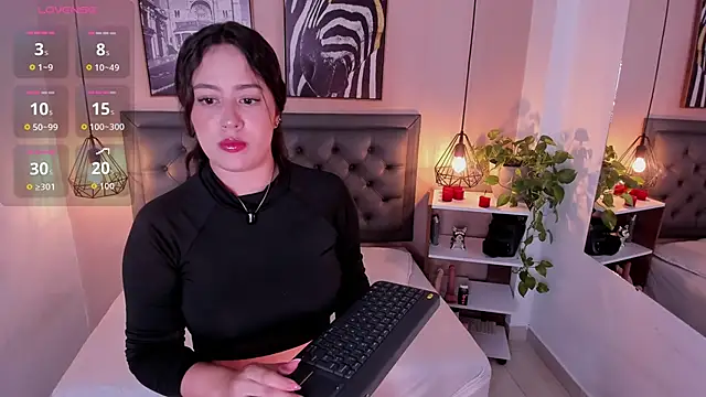 aisha duque online show from 10-06-25, 07:44