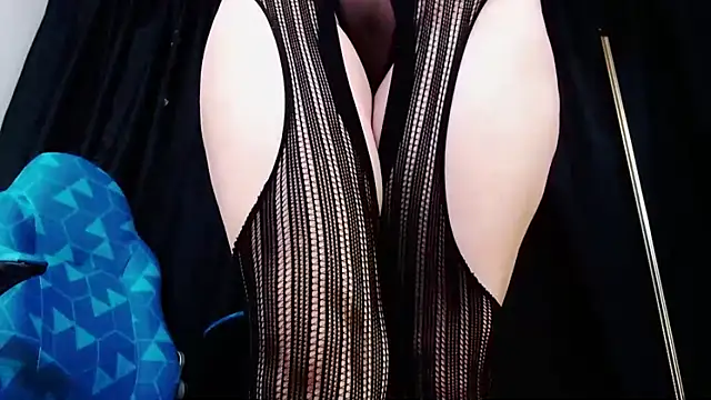 Angie Davis online show from 10-25-25, 06:24