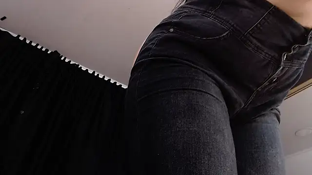 Angie Davis online show from 10-28-25, 12:52