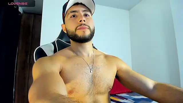 Snapshot of bryan_mugn chatting on 09-27-25, 03:00 bryan mugn online show from 09-27-25, 03:00