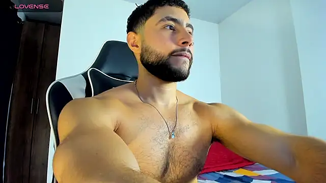 Snapshot of bryan_mugn chatting on 09-29-25, 01:00 bryan mugn online show from 09-29-25, 01:00