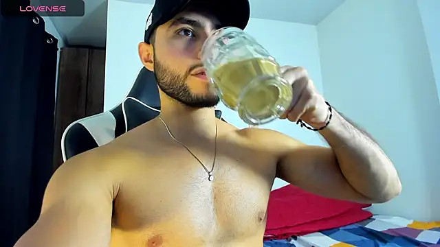 Snapshot of bryan_mugn chatting on 10-11-25, 03:28 bryan mugn online show from 10-11-25, 03:28