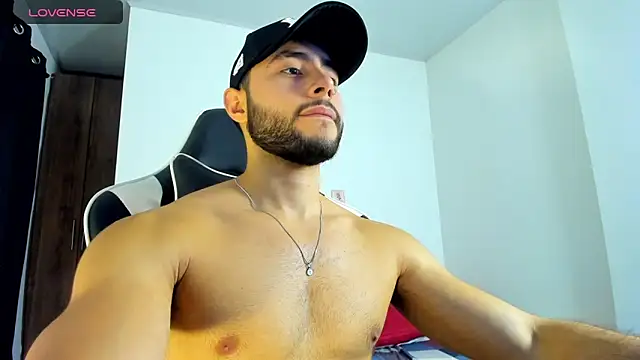 Snapshot of bryan_mugn chatting on 10-14-25, 12:44 bryan mugn online show from 10-14-25, 12:44