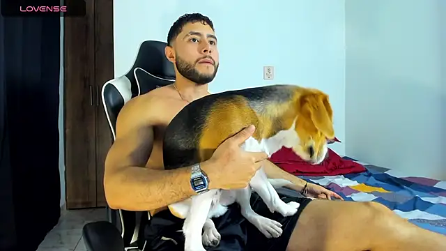 Snapshot of bryan_mugn chatting on 10-19-25, 11:05 bryan mugn online show from 10-19-25, 11:05