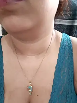 Snapshot of Mow_955 chatting on 10-22-25, 06:35 Mow 955 online show from 10-22-25, 06:35