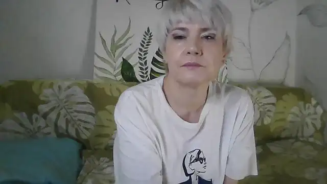 Snapshot of Catty_Lady chatting on 11-13-25, 08:19 Catty Lady online show from 11-13-25, 08:19