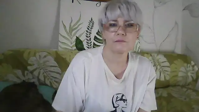 Snapshot of Catty_Lady chatting on 11-23-25, 06:30 Catty Lady online show from 11-23-25, 06:30