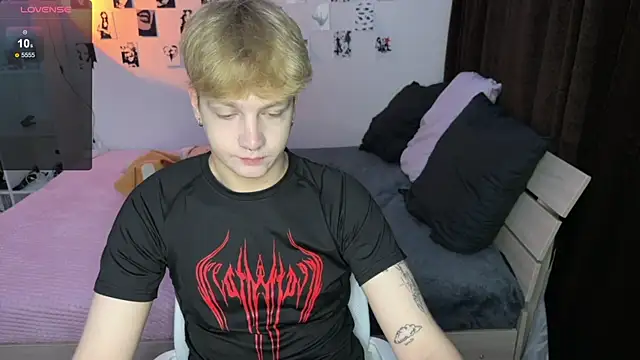 Snapshot of olivertasty chatting on 09-12-25, 05:24 olivertasty online show from 09-12-25, 05:24